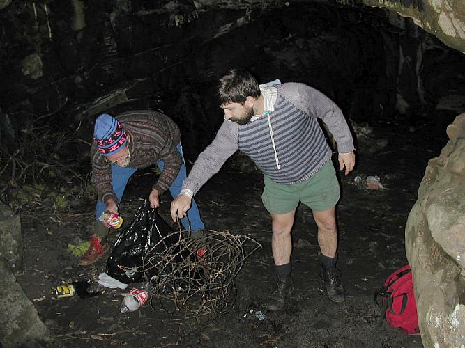 Picnic Cave Cleanup[APenney]
